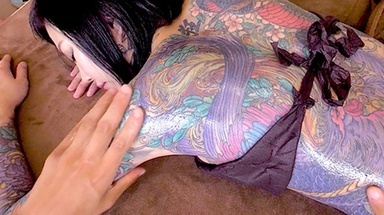  The Beautiful Woman With A Lot Of Tattoos Is Given An Relaxant And Fucked! 1/2
